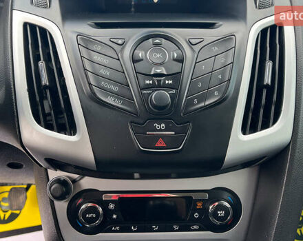 Червоний Форд Фокус, об'ємом двигуна 1.56 л та пробігом 213 тис. км за 7500 $, фото 12 на Automoto.ua