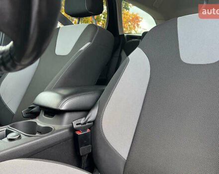 Червоний Форд Фокус, об'ємом двигуна 1.56 л та пробігом 213 тис. км за 7500 $, фото 18 на Automoto.ua