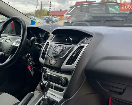 Червоний Форд Фокус, об'ємом двигуна 1.56 л та пробігом 213 тис. км за 7500 $, фото 17 на Automoto.ua