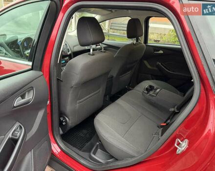 Красный Форд Фокус, объемом двигателя 1.6 л и пробегом 226 тыс. км за 8999 $, фото 94 на Automoto.ua