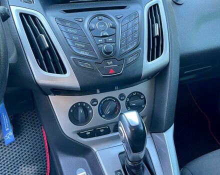 Червоний Форд Фокус, об'ємом двигуна 2 л та пробігом 20300 тис. км за 9000 $, фото 2 на Automoto.ua