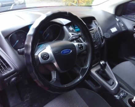 Красный Форд Фокус, объемом двигателя 1 л и пробегом 149 тыс. км за 6200 $, фото 1 на Automoto.ua