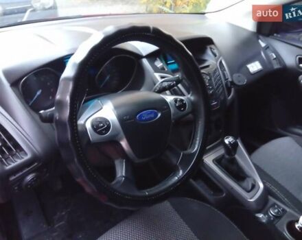 Красный Форд Фокус, объемом двигателя 1 л и пробегом 149 тыс. км за 6200 $, фото 6 на Automoto.ua
