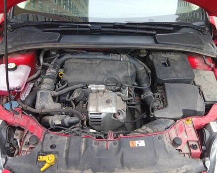 Красный Форд Фокус, объемом двигателя 1 л и пробегом 149 тыс. км за 6200 $, фото 2 на Automoto.ua