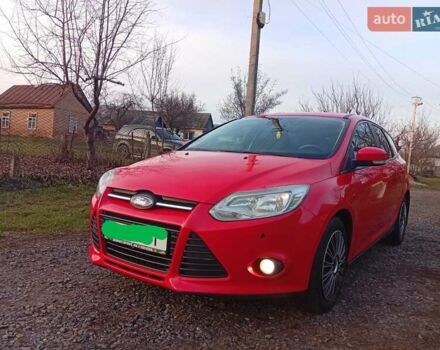 Красный Форд Фокус, объемом двигателя 1 л и пробегом 200 тыс. км за 5800 $, фото 6 на Automoto.ua