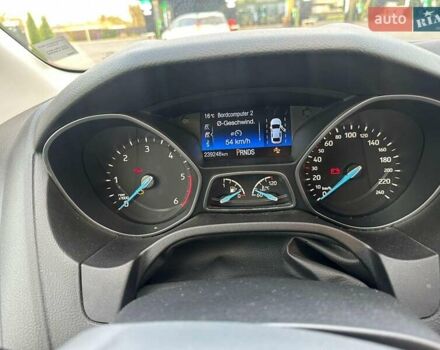 Красный Форд Фокус, объемом двигателя 1.5 л и пробегом 239 тыс. км за 10990 $, фото 8 на Automoto.ua