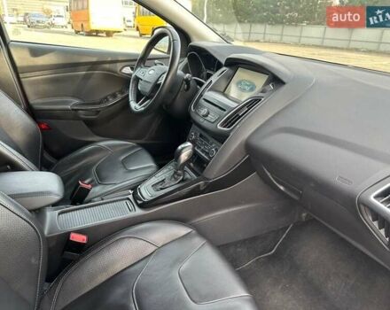 Красный Форд Фокус, объемом двигателя 1.5 л и пробегом 240 тыс. км за 9950 $, фото 14 на Automoto.ua