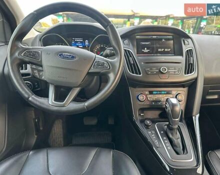 Красный Форд Фокус, объемом двигателя 1.5 л и пробегом 239 тыс. км за 10990 $, фото 11 на Automoto.ua