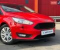 Красный Форд Фокус, объемом двигателя 1 л и пробегом 117 тыс. км за 6190 $, фото 1 на Automoto.ua