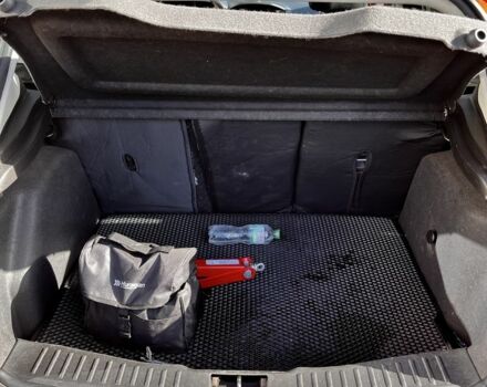 Червоний Форд Фокус, об'ємом двигуна 2 л та пробігом 139 тис. км за 8500 $, фото 2 на Automoto.ua