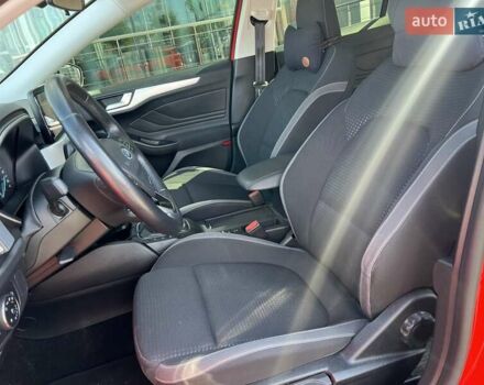 Красный Форд Фокус, объемом двигателя 1 л и пробегом 63 тыс. км за 15500 $, фото 9 на Automoto.ua