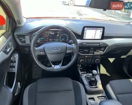 Красный Форд Фокус, объемом двигателя 1 л и пробегом 63 тыс. км за 15500 $, фото 14 на Automoto.ua