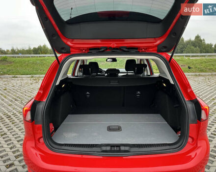 Красный Форд Фокус, объемом двигателя 1.5 л и пробегом 96 тыс. км за 14300 $, фото 59 на Automoto.ua