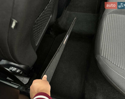 Красный Форд Фокус, объемом двигателя 1.5 л и пробегом 96 тыс. км за 14300 $, фото 18 на Automoto.ua