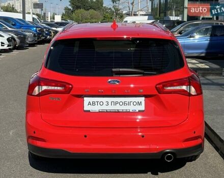 Красный Форд Фокус, объемом двигателя 1 л и пробегом 63 тыс. км за 15500 $, фото 5 на Automoto.ua