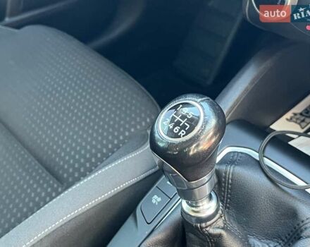 Красный Форд Фокус, объемом двигателя 1 л и пробегом 63 тыс. км за 15500 $, фото 19 на Automoto.ua