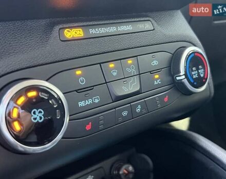 Красный Форд Фокус, объемом двигателя 1 л и пробегом 63 тыс. км за 15500 $, фото 24 на Automoto.ua