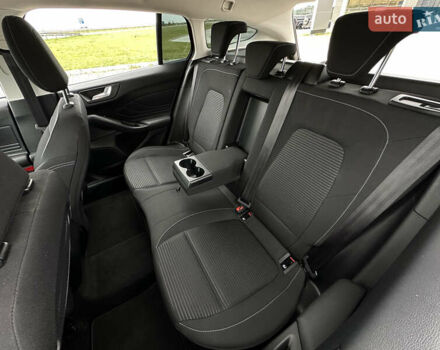 Красный Форд Фокус, объемом двигателя 1.5 л и пробегом 96 тыс. км за 14300 $, фото 15 на Automoto.ua