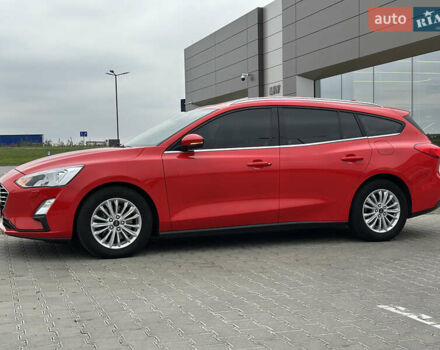 Красный Форд Фокус, объемом двигателя 1.5 л и пробегом 96 тыс. км за 14300 $, фото 2 на Automoto.ua