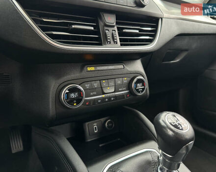 Красный Форд Фокус, объемом двигателя 1.5 л и пробегом 96 тыс. км за 14300 $, фото 28 на Automoto.ua