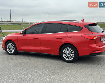 Красный Форд Фокус, объемом двигателя 1.5 л и пробегом 96 тыс. км за 14300 $, фото 5 на Automoto.ua