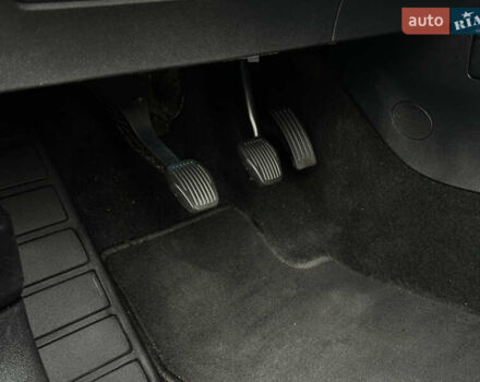 Красный Форд Фокус, объемом двигателя 1.5 л и пробегом 96 тыс. км за 14300 $, фото 21 на Automoto.ua