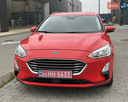 Красный Форд Фокус, объемом двигателя 1.5 л и пробегом 96 тыс. км за 14300 $, фото 1 на Automoto.ua