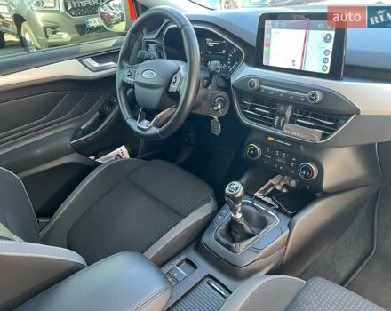 Красный Форд Фокус, объемом двигателя 1 л и пробегом 63 тыс. км за 15500 $, фото 18 на Automoto.ua