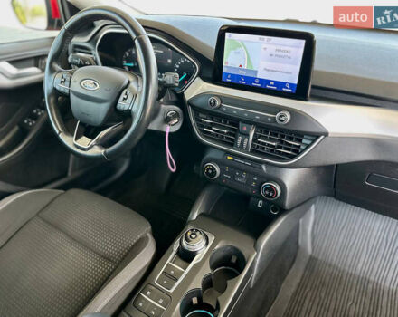 Красный Форд Фокус, объемом двигателя 1.5 л и пробегом 242 тыс. км за 12499 $, фото 16 на Automoto.ua