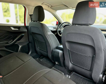 Красный Форд Фокус, объемом двигателя 1.5 л и пробегом 242 тыс. км за 12299 $, фото 13 на Automoto.ua