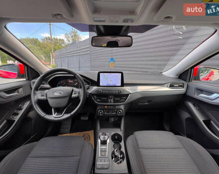 Красный Форд Фокус, объемом двигателя 2 л и пробегом 170 тыс. км за 15000 $, фото 5 на Automoto.ua