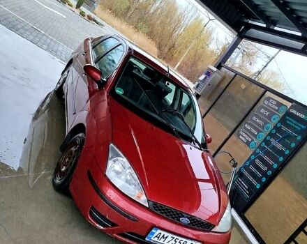 Красный Форд Фокус, объемом двигателя 1.6 л и пробегом 300 тыс. км за 2500 $, фото 1 на Automoto.ua