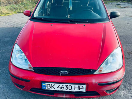 Форд Фокус 2004 в Радивилове на Automoto.ua Красный Форд Фокус, объемом двигателя 1.8 л и пробегом 300 тыс. км за 2700 $, фото 1 на Automoto.ua