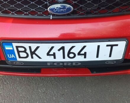 Красный Форд Фокус, объемом двигателя 1.8 л и пробегом 345 тыс. км за 2700 $, фото 1 на Automoto.ua