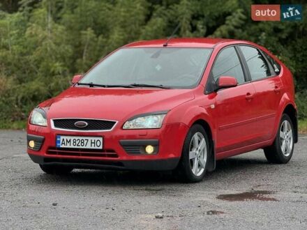 Красный Форд Фокус, объемом двигателя 2 л и пробегом 338 тыс. км за 5150 $, фото 1 на Automoto.ua