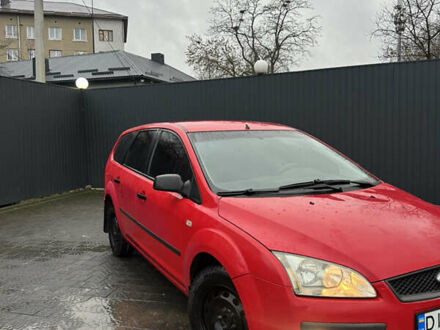 Красный Форд Фокус, объемом двигателя 1.56 л и пробегом 262 тыс. км за 3599 $, фото 1 на Automoto.ua