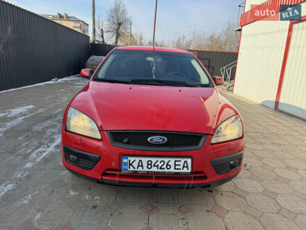 Форд Фокус 2006 в Кролевце на Automoto.ua Красный Форд Фокус, объемом двигателя 1.8 л и пробегом 225 тыс. км за 3100 $, фото 1 на Automoto.ua