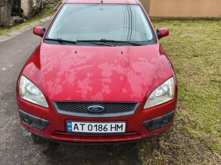 Красный Форд Фокус, объемом двигателя 1.6 л и пробегом 196 тыс. км за 3900 $, фото 1 на Automoto.ua