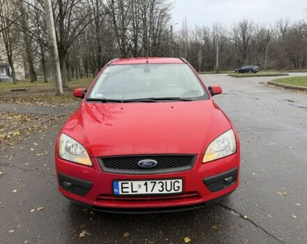 Красный Форд Фокус, объемом двигателя 1.6 л и пробегом 350 тыс. км за 2550 $, фото 1 на Automoto.ua