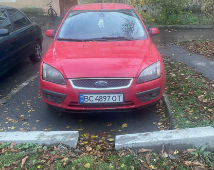 Красный Форд Фокус, объемом двигателя 1.56 л и пробегом 306 тыс. км за 3000 $, фото 1 на Automoto.ua
