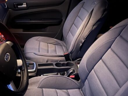 Красный Форд Фокус, объемом двигателя 0 л и пробегом 227 тыс. км за 5100 $, фото 1 на Automoto.ua