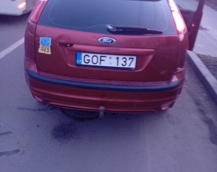 Красный Форд Фокус, объемом двигателя 1 л и пробегом 500 тыс. км за 900 $, фото 1 на Automoto.ua