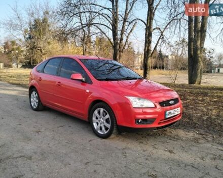 Красный Форд Фокус, объемом двигателя 1.8 л и пробегом 232 тыс. км за 5200 $, фото 1 на Automoto.ua