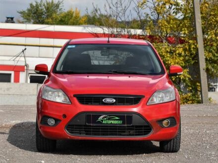 Красный Форд Фокус, объемом двигателя 1.6 л и пробегом 404 тыс. км за 5750 $, фото 1 на Automoto.ua