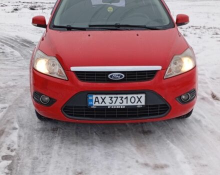 Красный Форд Фокус, объемом двигателя 1.6 л и пробегом 200 тыс. км за 5500 $, фото 1 на Automoto.ua