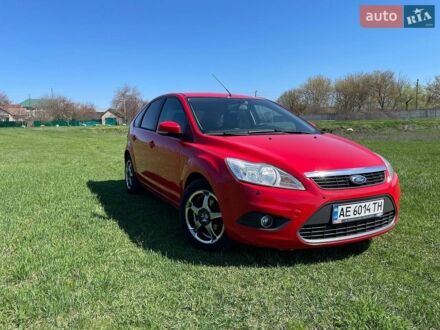 Красный Форд Фокус, объемом двигателя 1.6 л и пробегом 203 тыс. км за 6500 $, фото 1 на Automoto.ua