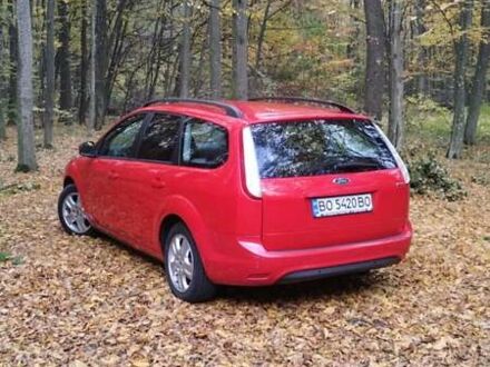 Красный Форд Фокус, объемом двигателя 1.6 л и пробегом 204 тыс. км за 6500 $, фото 1 на Automoto.ua