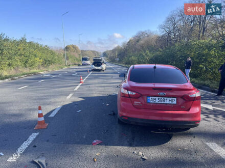 Червоний Форд Фокус, об'ємом двигуна 2 л та пробігом 220 тис. км за 4000 $, фото 1 на Automoto.ua