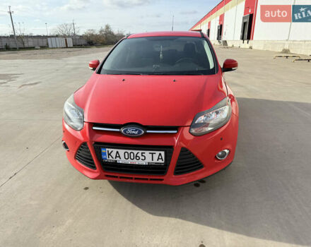 Красный Форд Фокус, объемом двигателя 1 л и пробегом 209 тыс. км за 6700 $, фото 1 на Automoto.ua