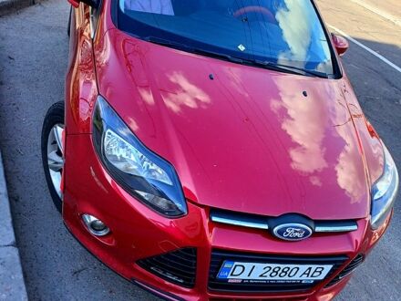 Форд Фокус 2013 в Володарке на Automoto.ua Красный Форд Фокус, объемом двигателя 1 л и пробегом 137 тыс. км за 7000 $, фото 1 на Automoto.ua